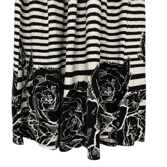 Lularoe Floral Stripped Dipped Amelia Dress NWOT - Picture 5 of 5